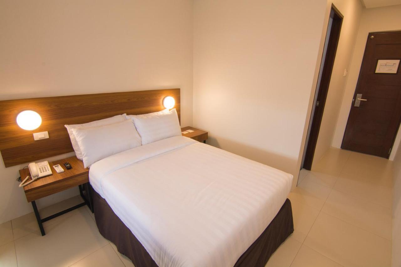 Mango Suites Cauayan Ngoại thất bức ảnh